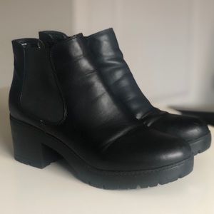 Steve Madden Romman Chelsea Boots